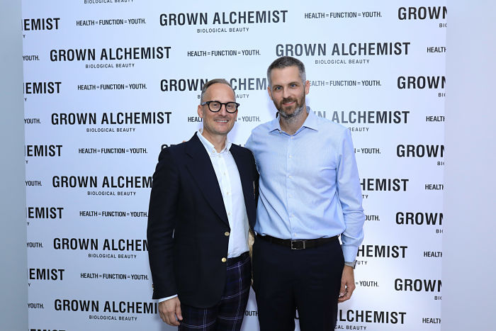 Ο Jeremy Muijs (Συνιδρυτής Grown Alchemist) και ο Ζάκης Σαράντης (Γενικός Διευθυντής Επιλεκτικής Ομίλου Σαράντη).