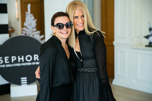 Η Διευθύντρια της Vogue Θάλεια Καραφυλλίδου με την Ζωή Πυθαρούλη από την Sephora.